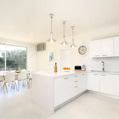 Modern Palmeras Pollenca